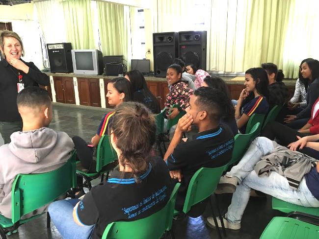 Conselho de Representantes da Escola Estadual João Paulo I, em Belo Horizonte, em reunião com equipe de educadores em 2017. Foto: Tiago Vieira (SEE/MG)